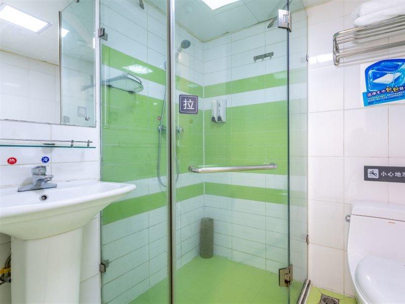 7Days Inn Guangzhou South Railway Station Nan Pu Metro Station Экстерьер фото