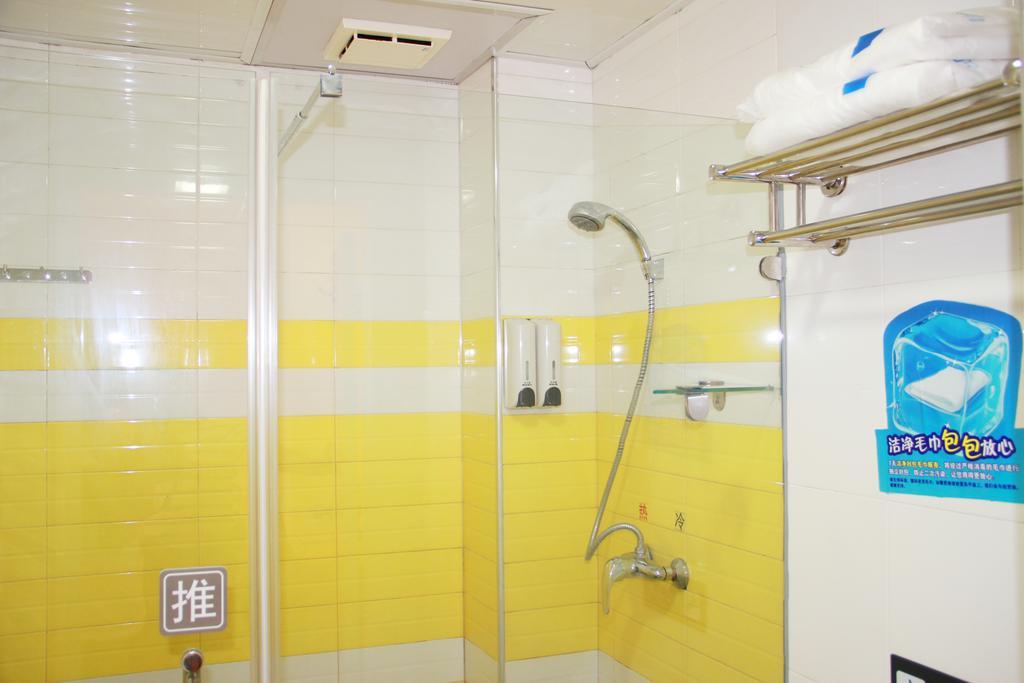 7Days Inn Guangzhou South Railway Station Nan Pu Metro Station Экстерьер фото