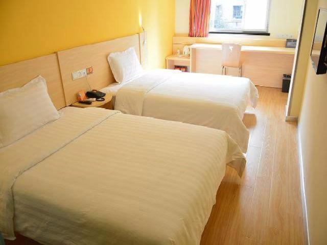7Days Inn Guangzhou South Railway Station Nan Pu Metro Station Экстерьер фото